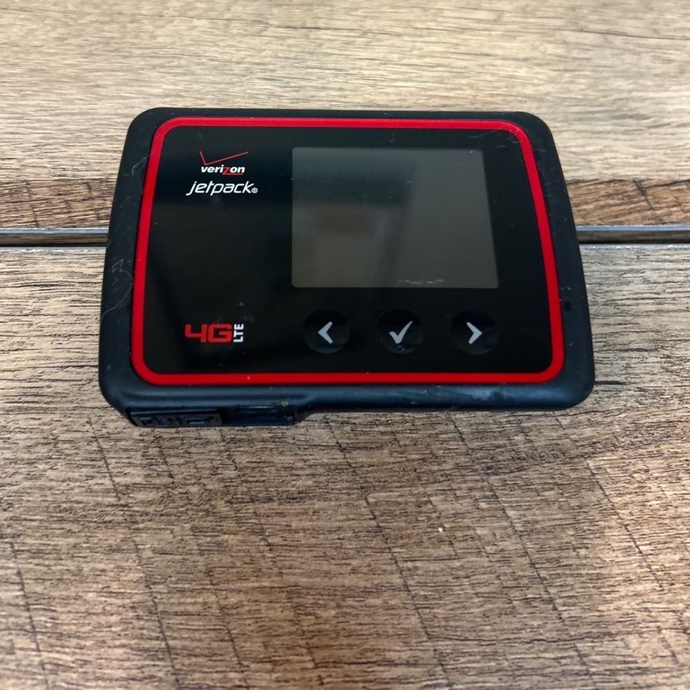 Verizon Jetpack MiFi 4G LTE Mobile Hotspot WiFi Router with USB Cable - Picture 2 of 4